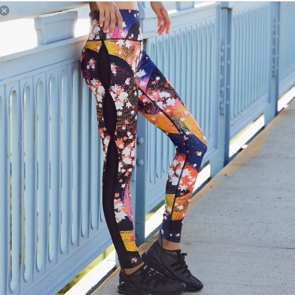 Free People NWT Medium Leggings Liza Illusion - Picture 3 of 8